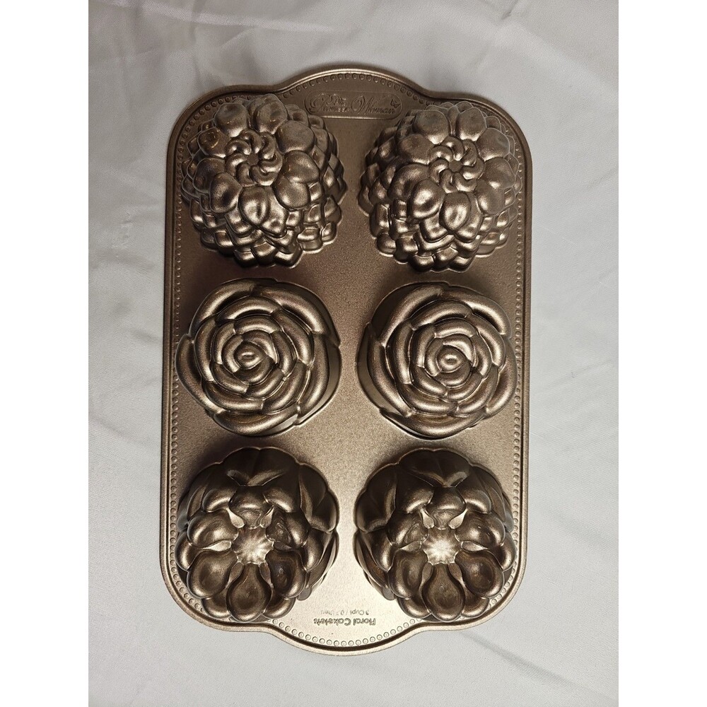 Pioneer Woman Floral Bakeware Mold 6-Cavity Flower Cake Pan Rose Gold